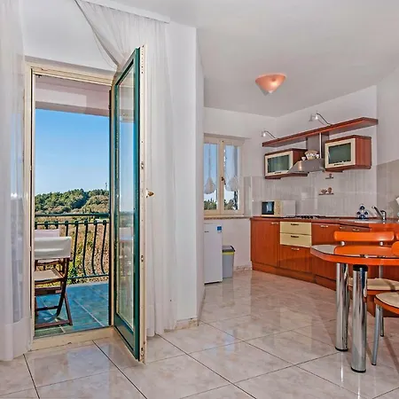 Apartment Mareonda *